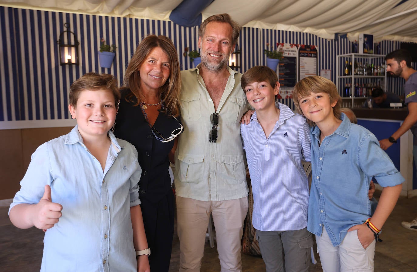 Las imágenes del ambiente en las casetas este miércoles en la Feria de Córdoba (II)