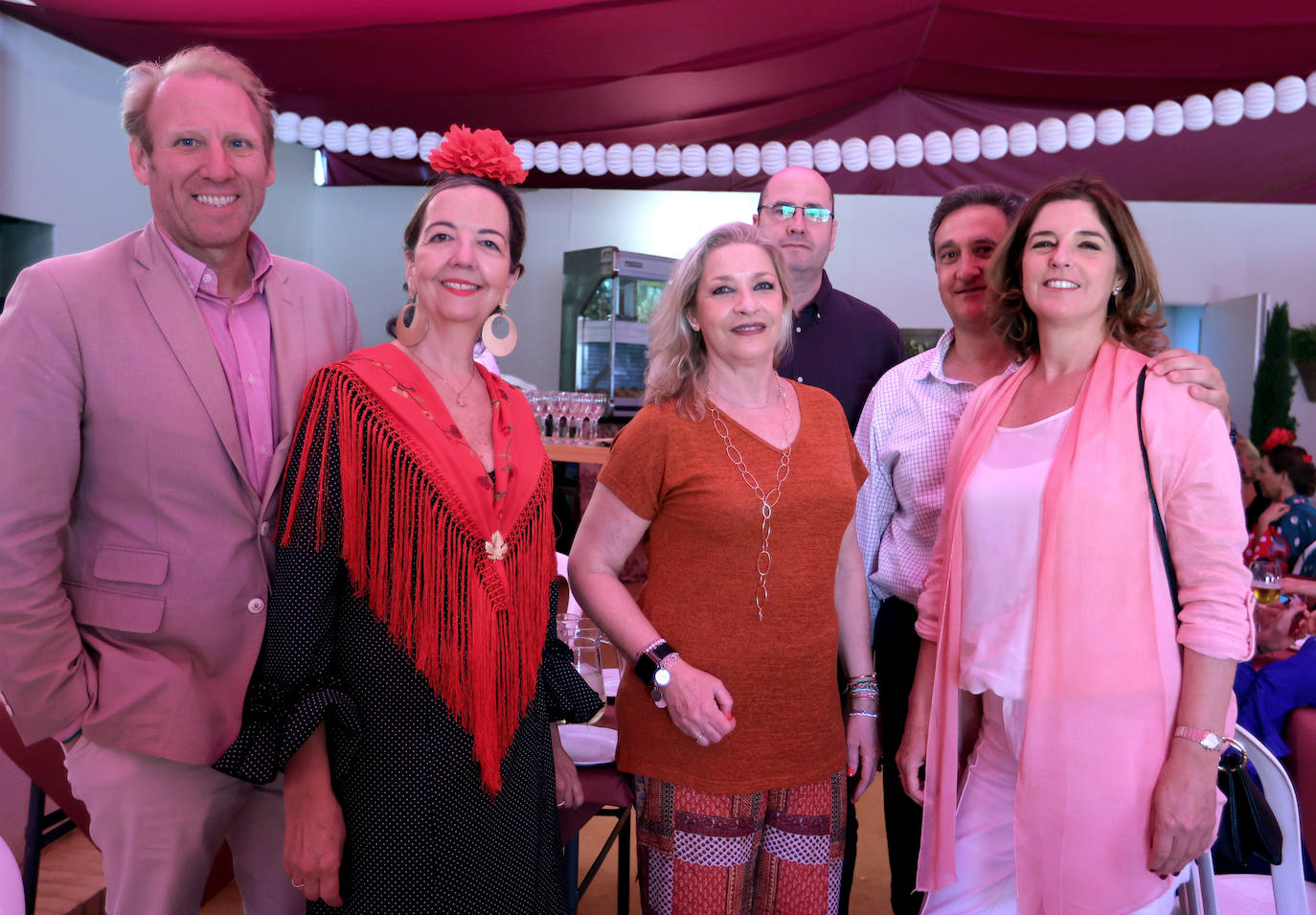 Las imágenes del ambiente en las casetas este miércoles en la Feria de Córdoba (II)