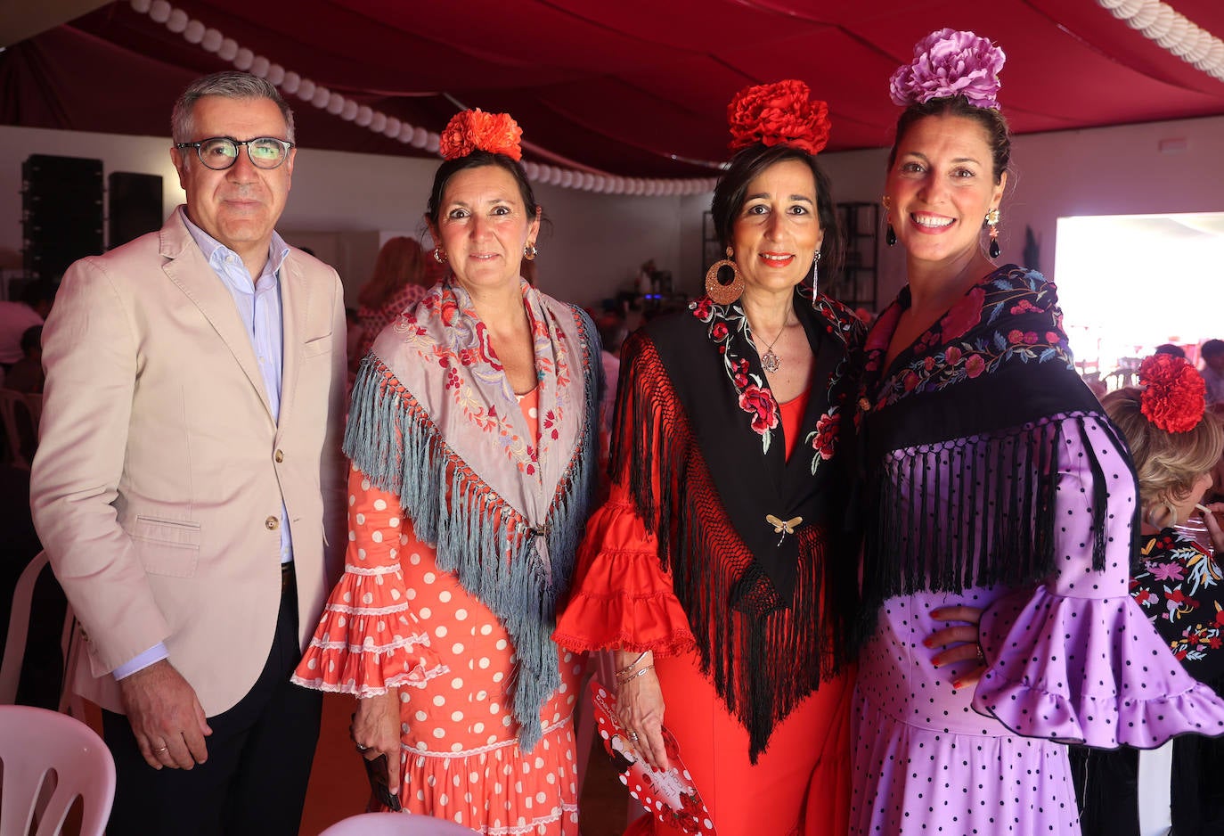 Las imágenes del ambiente en las casetas este miércoles en la Feria de Córdoba (II)