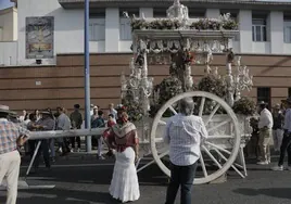 La llegada a Sevilla de la hermandad del Rocío de la Macarena, en imágenes