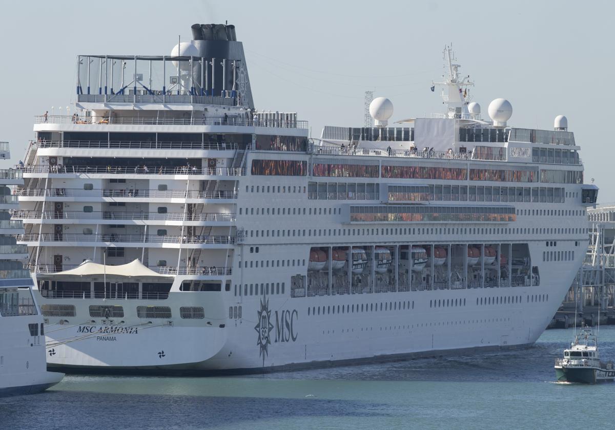 Un crucero en el Puerto de Barcelona