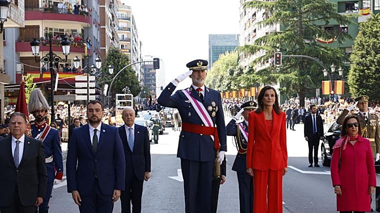 Desfile de las Fuerzas Armadas en Oviedo