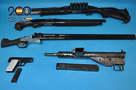 Detenido con un subfusil usado en la Segunda Guerra Mundial y una crisis psíquica creyendo que su expareja lo había apuñalado