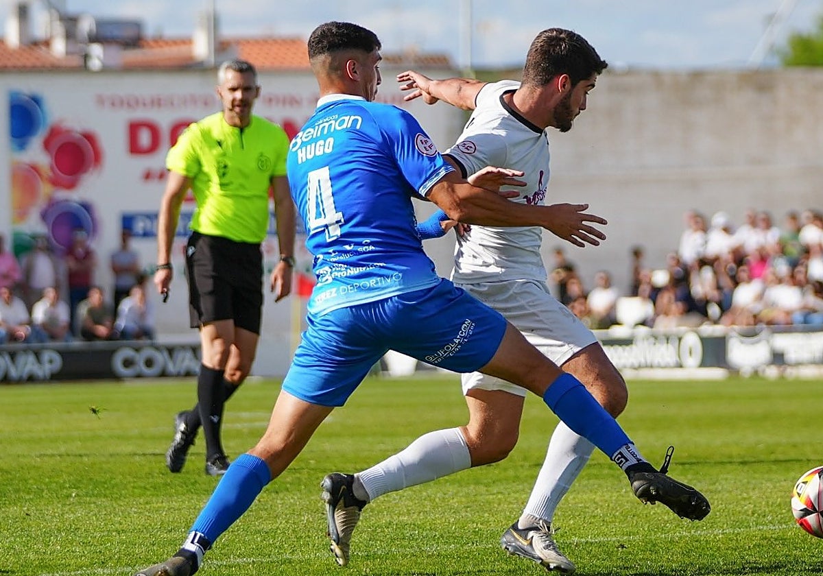 El Pozoblanco durante un partido esta temporada en el Grupo 10 de Tercera RFEF