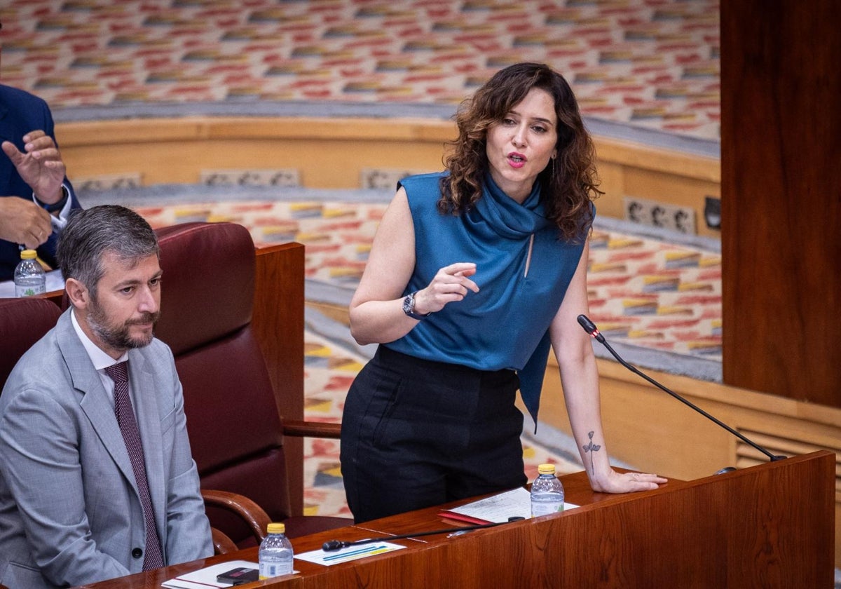 La presidenta de la Comunidad, Isabel Díaz Ayuso, interviene en el último pleno de la Asamblea de Madrid