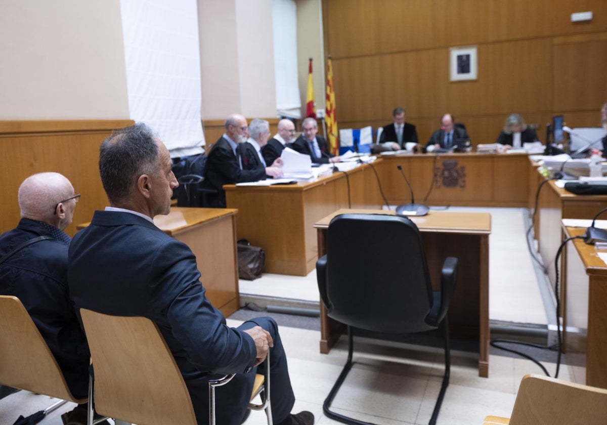 Pedro Varela, en el banquillo de la Audiencia, durante el juicio por incitación al odio