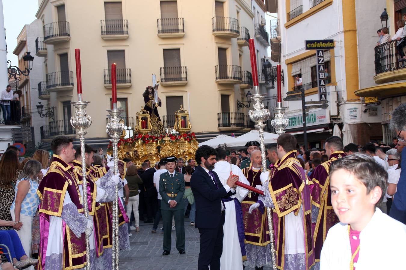 Fotos: el Nazareno vuelve a las calles abarrotadas de Priego de Córdoba