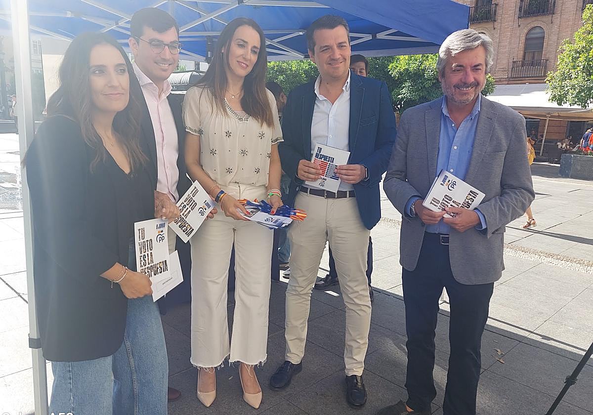 El alcalde, José María Bellido, este martes durante un acto electoral de la campaña del PP