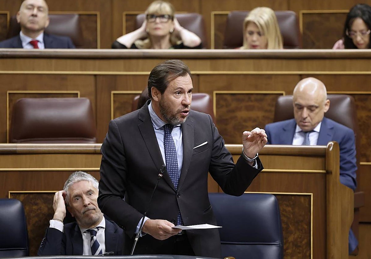 El ministro de Transportes, Óscar Puente, este miércoles en el Congreso