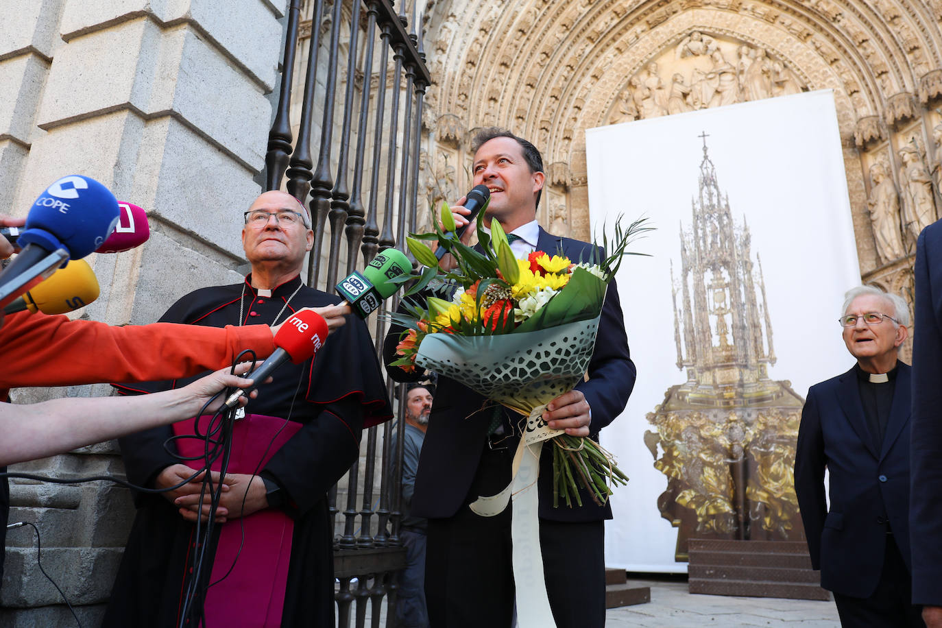 Un millar de niños participan en la ofrenda floral del Corpus de Toledo