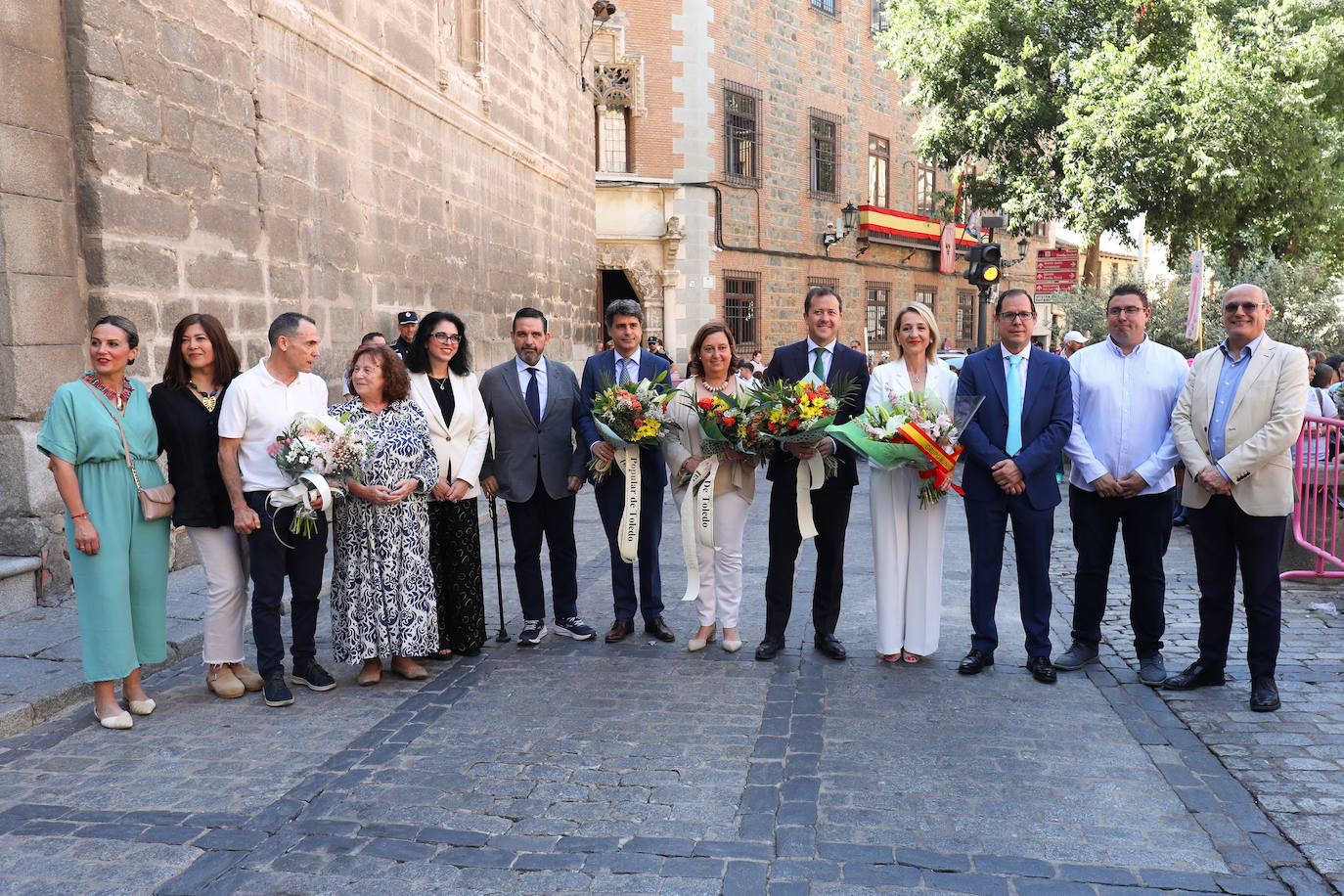 Un millar de niños participan en la ofrenda floral del Corpus de Toledo