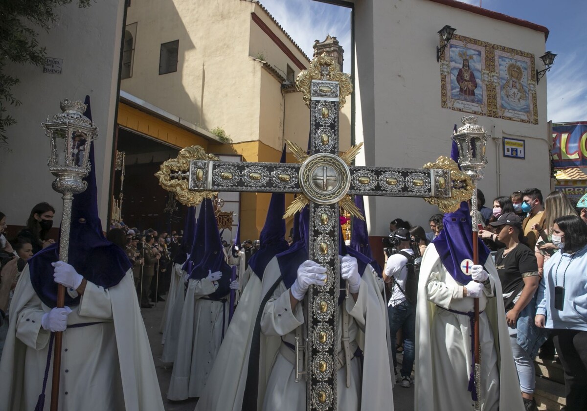 Nazarenos de la hermandad del Rescatado