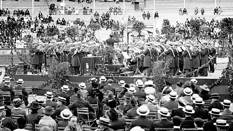 La banda sinfónica en las fiestas de San Sebastián en 1916