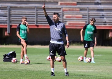 El play off de ascenso abre el telón con el Córdoba CF en Ponferrada