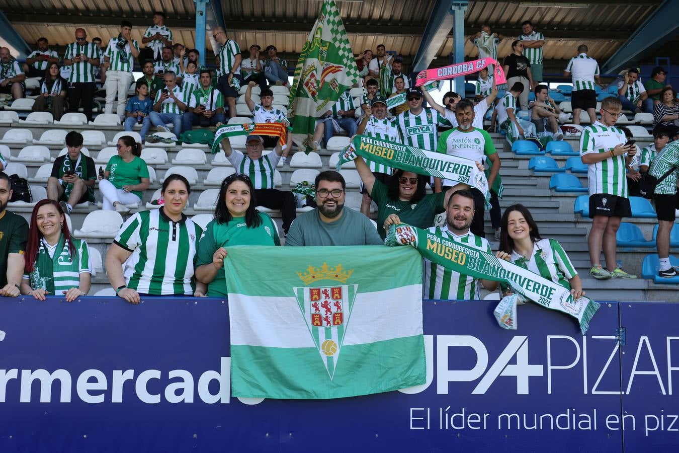 Las imágenes de la afición cordobesista en Ponferrada