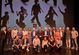 El consejero Mariano de Paco, con directores residentes y artistas en la presentación de la programación de los Teatros del Canal