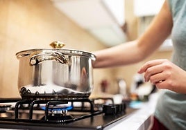 La Junta de Andalucía prevé dar ayudas a 262.000 personas para pagar calefacción o gastos de cocina