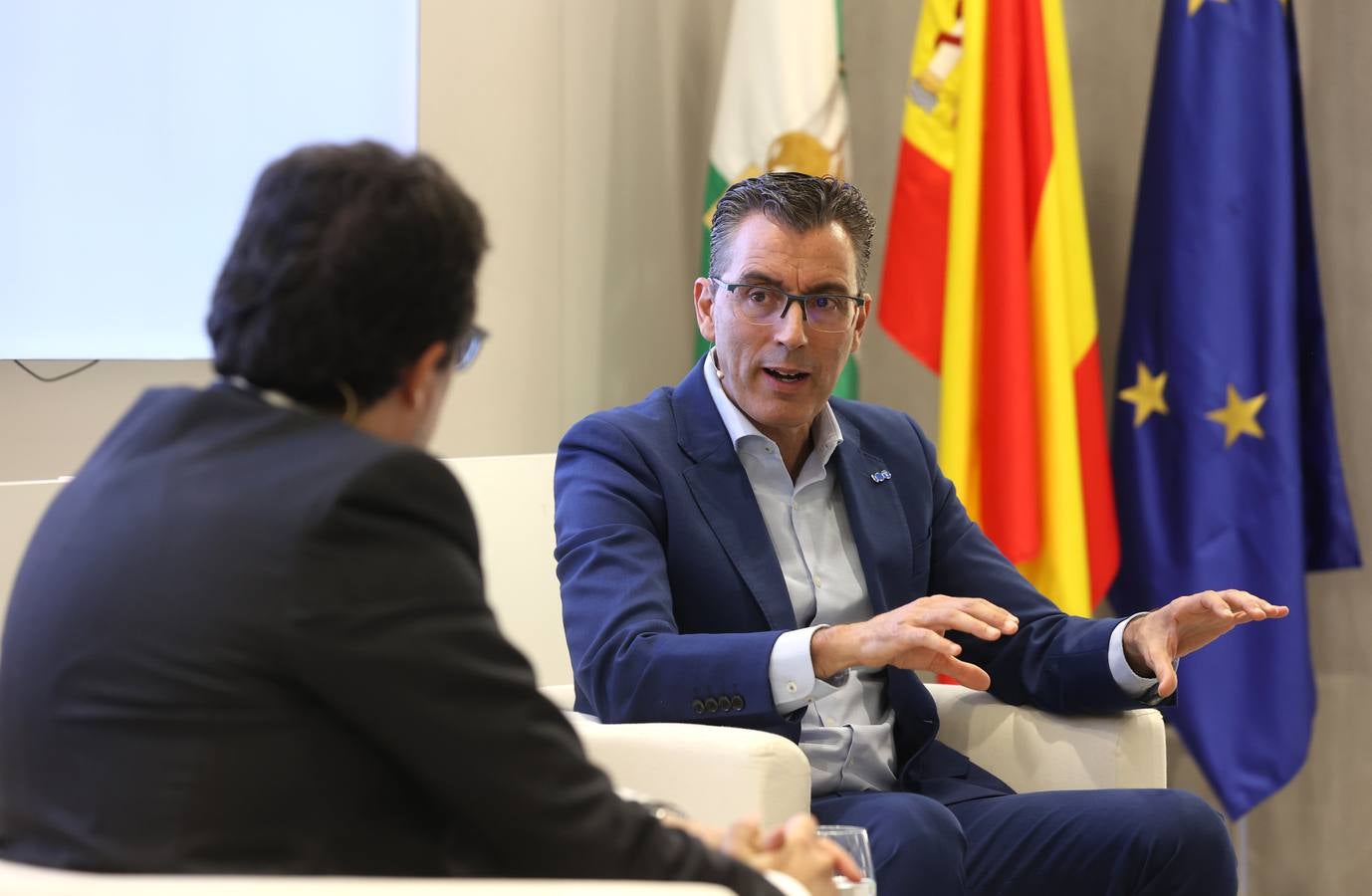 Fotos: el director Territorial Sur de Telefónica en La Mirada Económica de ABC Córdoba