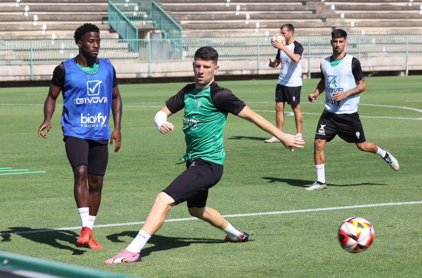 Fotos: el Córdoba CF prepara uno de los partidos de la temporada