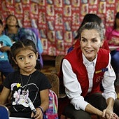 La Reina apoya a las mujeres que luchan por la igualdad en los pueblos indígenas