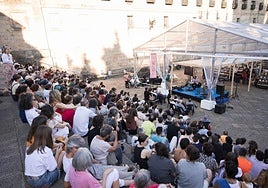 La Selic abandera en Santiago una fusión del cómic y la novela negra