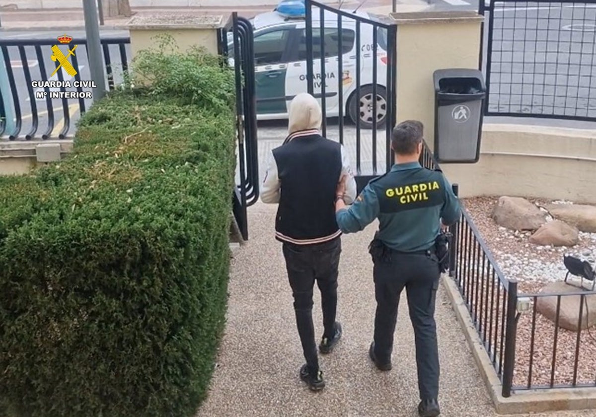 Imagen de uno de los detenidos por robar en casas de Calpe (Alicante)
