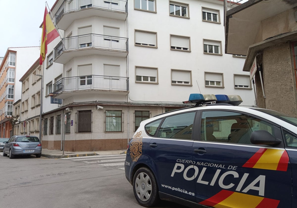 Vehículo de la Policía Nacional en Lugo