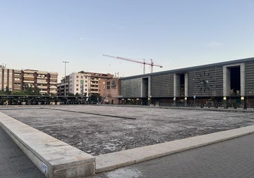 Sin agua y en aparente estado de abandono: la razón que ha vaciado la gran fuente de la estación de tren de Córdoba