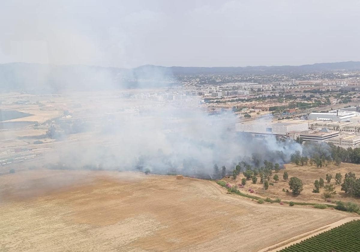 Imagen del fuego junto al Parque Joyero