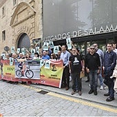 Tensión entre los allegados de la joven ciclista fallecida en Salamanca y el conductor que la atropelló: «Eso me lo decís en la calle»