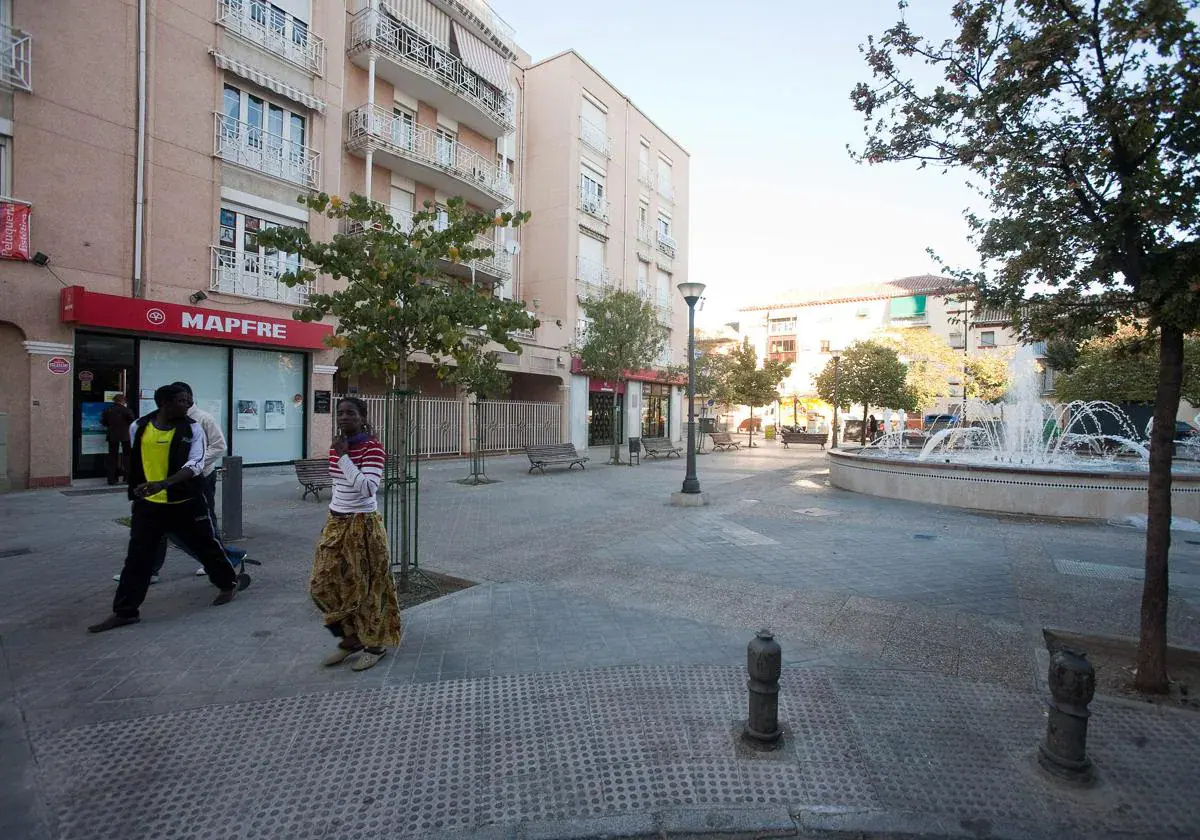 Plaza Sol y Luna, en la barriada granadina del Zaidín, donde se produjo el incendio