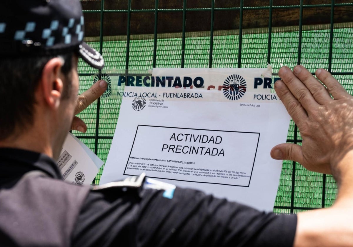 Fuenlabrada levanta el precinto de las obras del centro de menas pero  seguirá «en rebeldía» contra la Comunidad