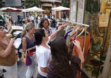 La Shopping Night convierte al centro de Córdoba en una fiesta del comercio