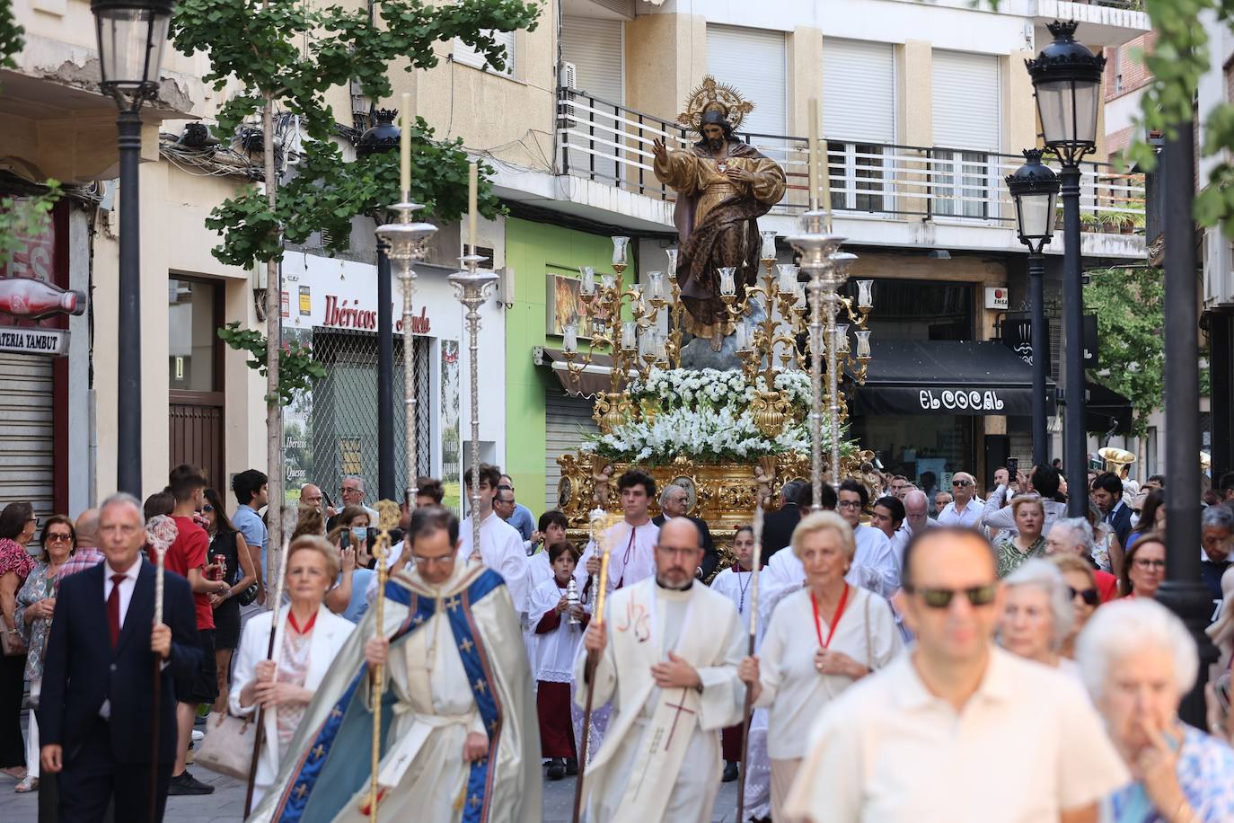Fotos: la solemne procesión del Sagrado Corazón de Jesús en Córdoba