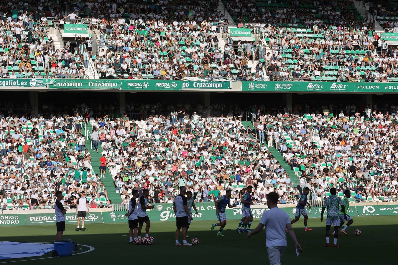 El ambiente del Córdoba-Ponferradina, en imágenes