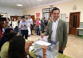 Juanma Moreno pide un voto «masivo» para demostrar que Andalucía es una «democracia madura»