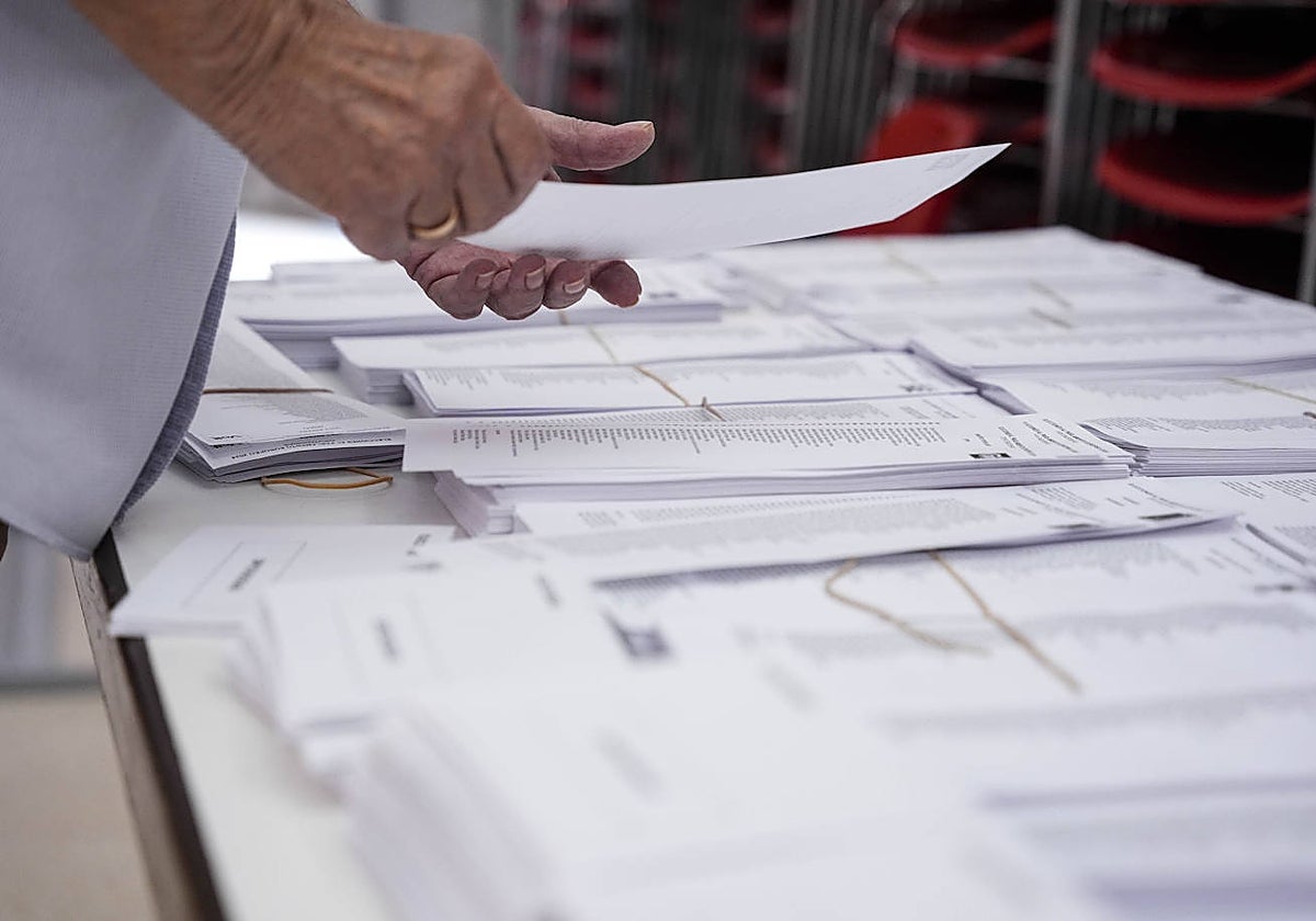 Los colegios electorales cierran sus puertas a las 20.00