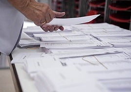 La participación baja 11 puntos respecto a 2019 y se sitúa en el 39,01%