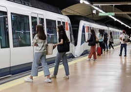 Muere un hombre al caer ebrio a las vías y ser arrollado por el Metro en Moncloa