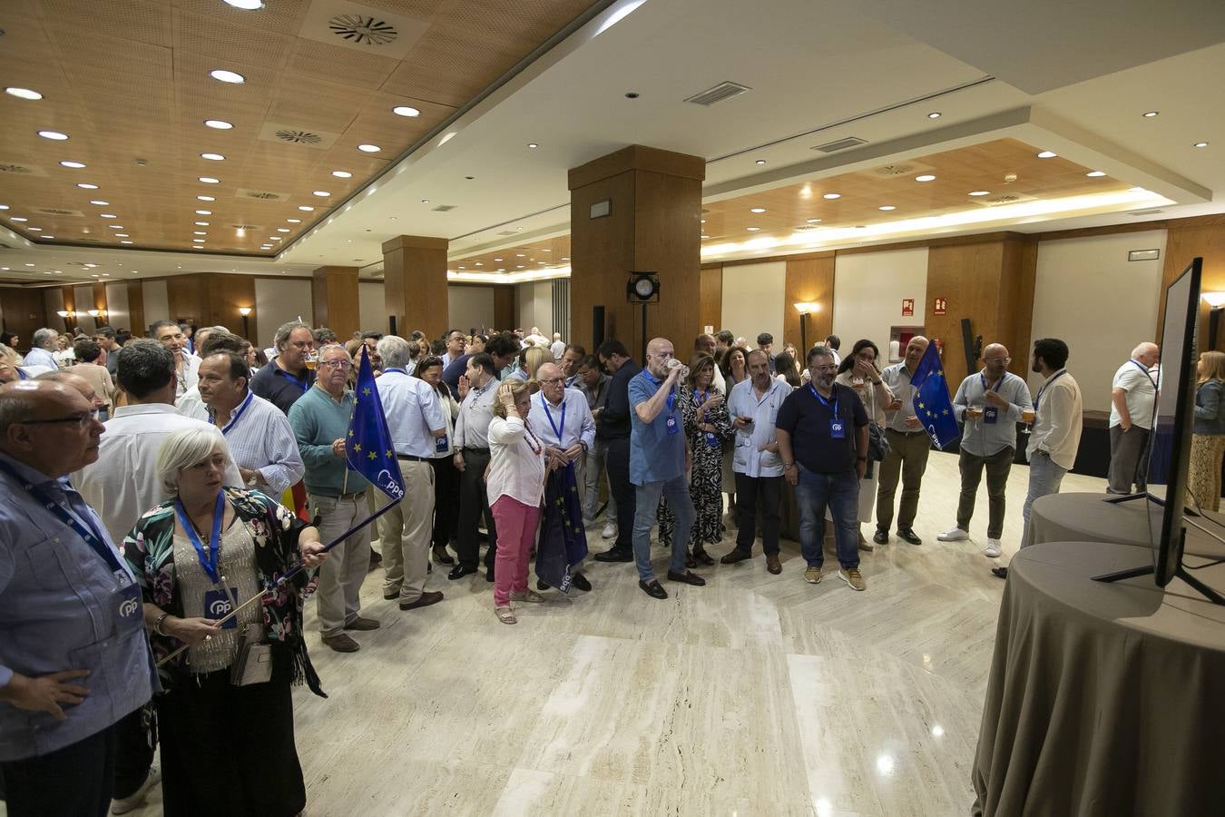 Las imágenes de la celebración del PP por su victoria en Córdoba