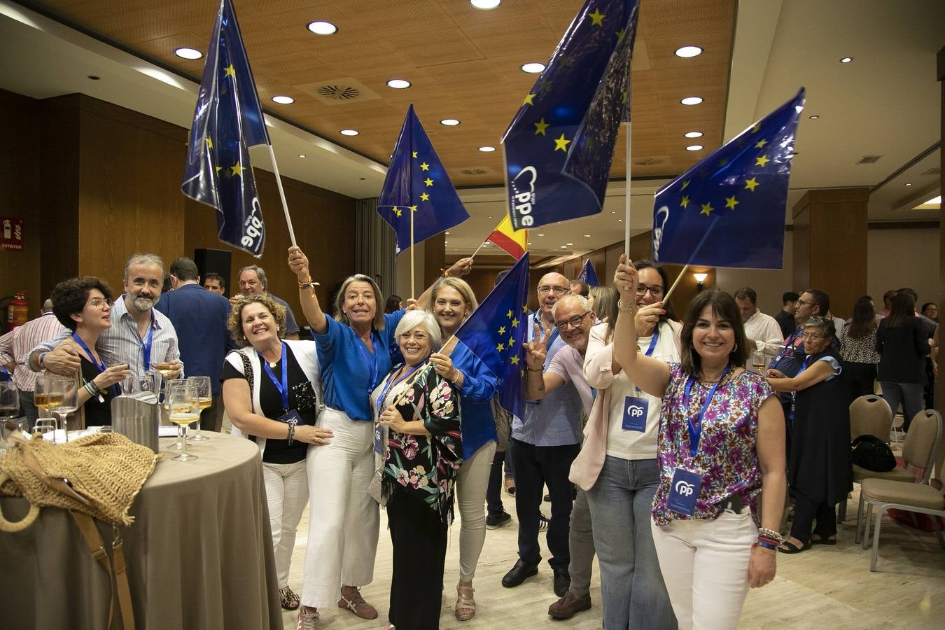 Las imágenes de la celebración del PP por su victoria en Córdoba
