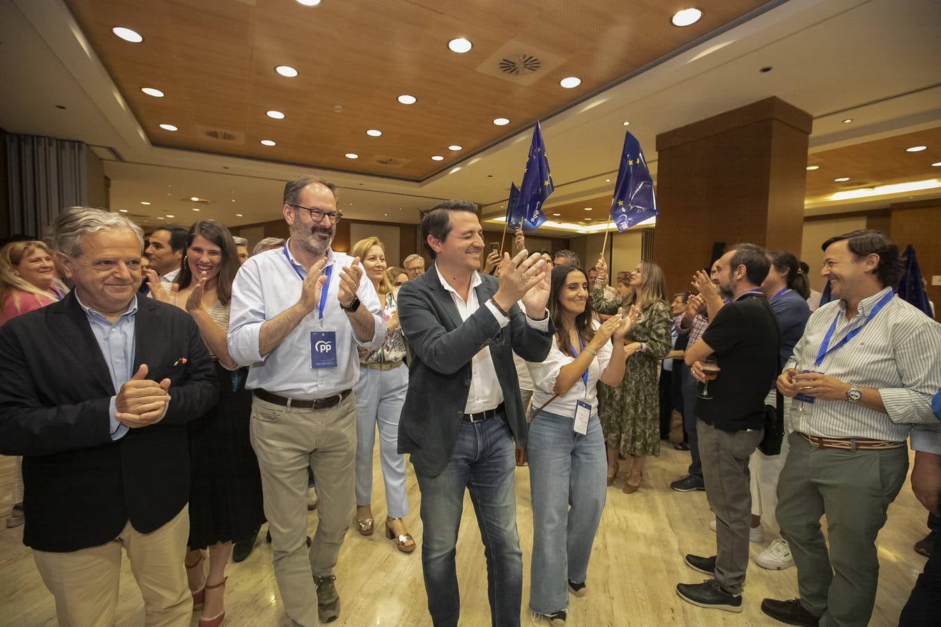 Las imágenes de la celebración del PP por su victoria en Córdoba