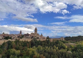 La Academia de San Quirce alerta del «vaciamiento» y riesgo de «gentrificación» del casco histórico de Segovia