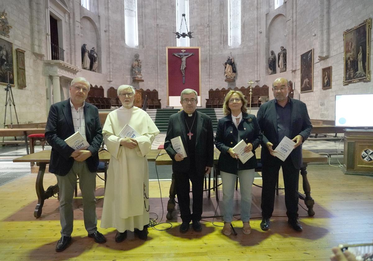 Presentación del libro 'Cadena Cope, la radio de las estrellas', de Elsa González, este martes en Valladolid