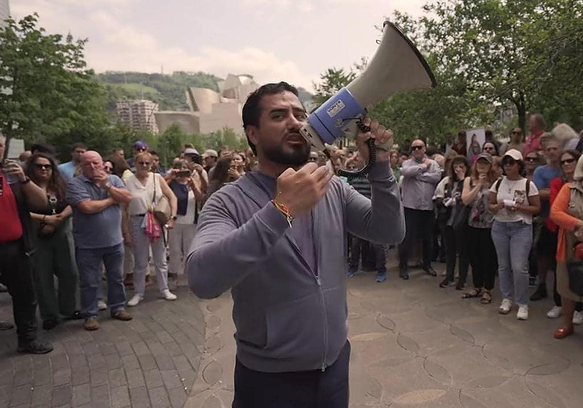 De una megacárcel a lo Bukele a trabajos forzados: la «mano dura» de Alvise Pérez