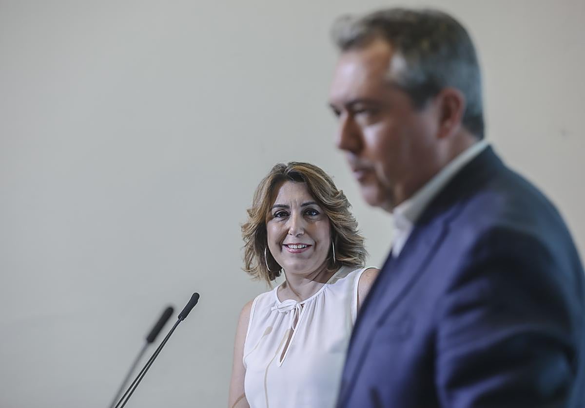 Susana Díaz y Juan Espadas, juntos en una rueda de prensa