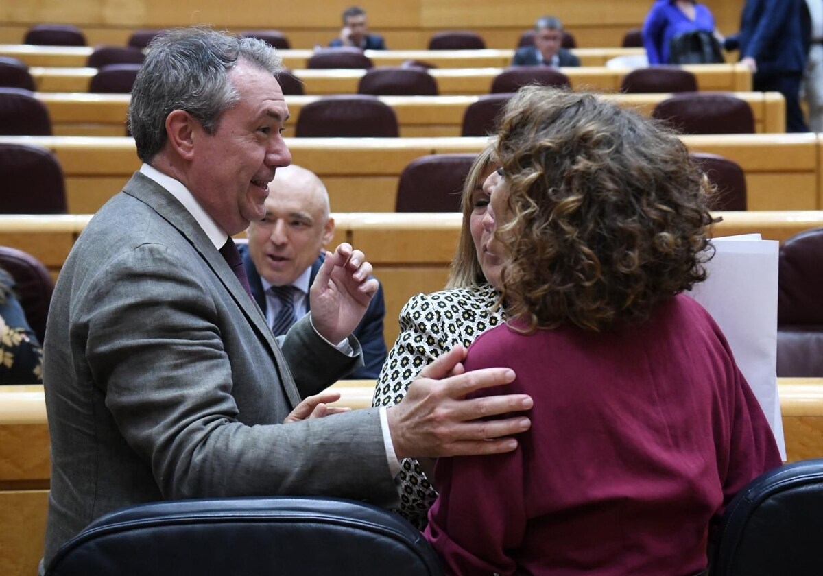 Juan Espadas con María Jesús Montero en el Senado