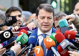 Mañueco anima a Sánchez a «convocar elecciones» para «dar voz a los españoles»