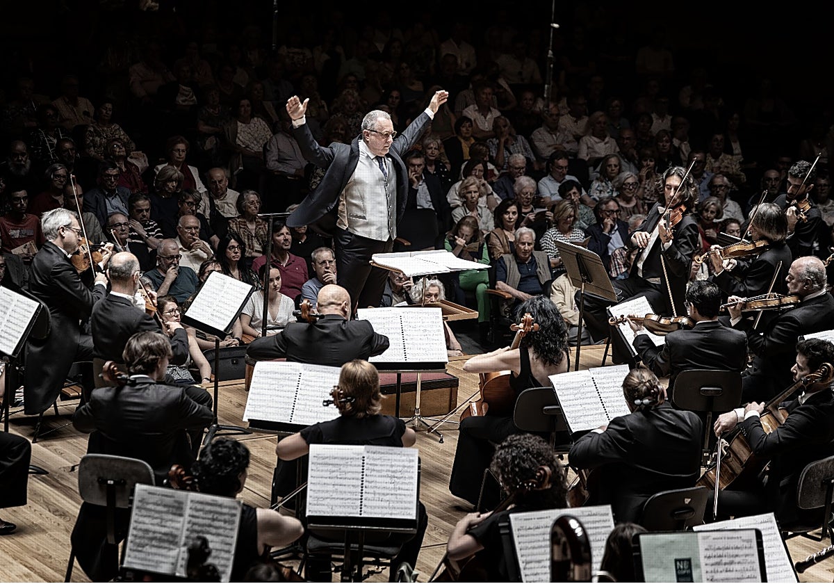 Un momento del concierto de Emocional Shostakovich de Pons y la Orquesta de Valencia.