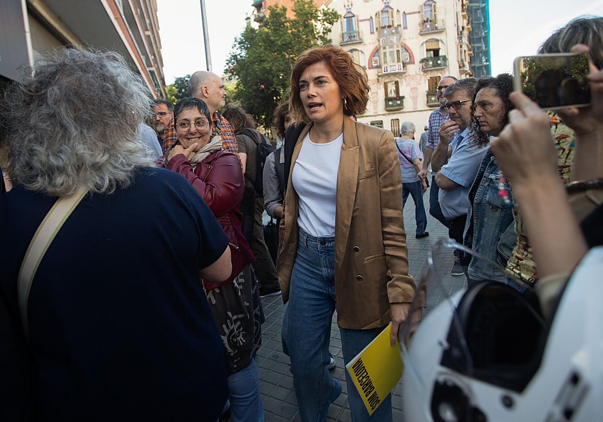 La líder municipal de ERC en Barcelona, Elisenda Alamany, a su llegada a la reunión, finalmente aplazada